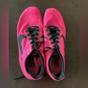 Nike track shoes with spikes